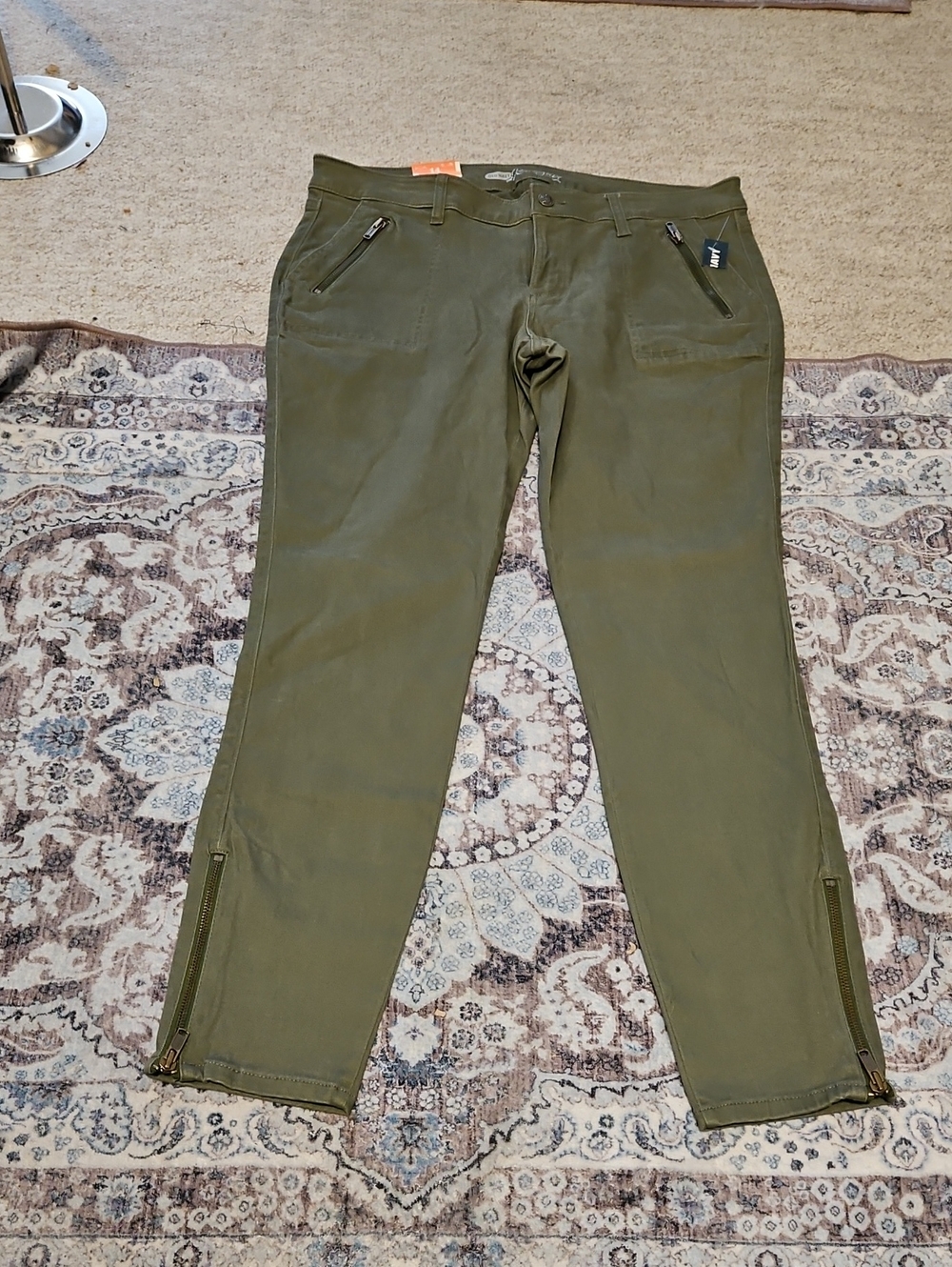 Old Navy Olive Green Skinny Cargo-Style Pants